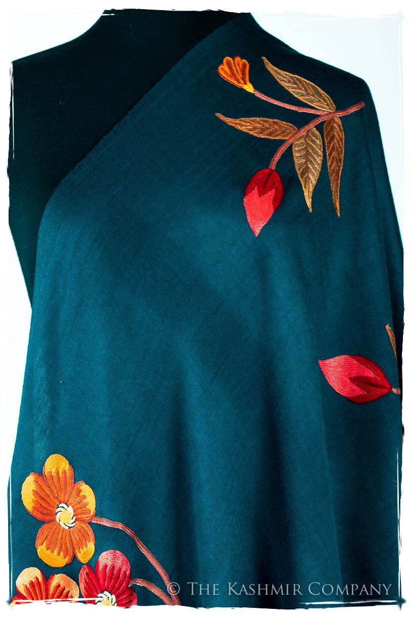 Luciennè Je Ne Sais Quoi Shawl