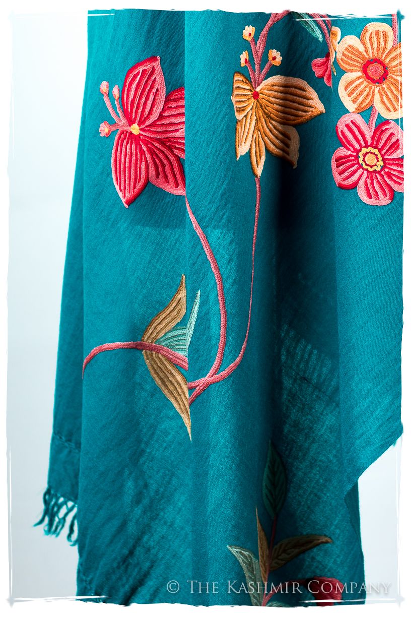 Marie-Georges Je Ne Sais Quoi Shawl