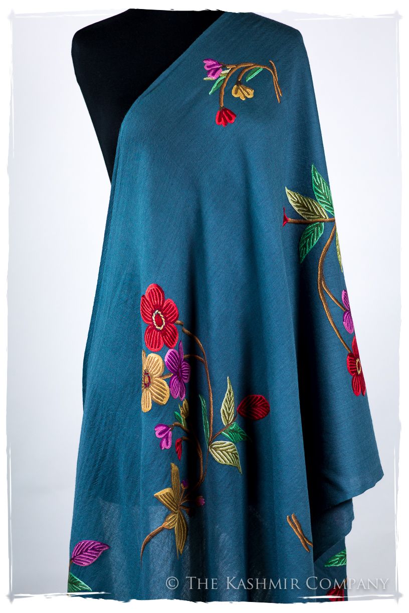 Marie-Madeleine Je Ne Sais Quoi Shawl