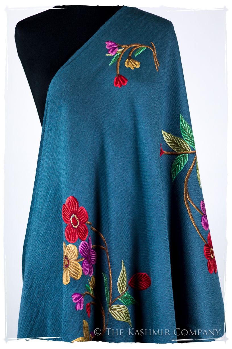 Marie-Madeleine Je Ne Sais Quoi Shawl