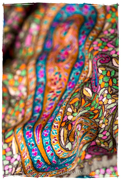 The Paisley Tapéstry - Grand Pashmina Shawl