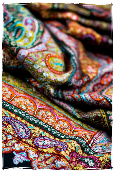 Jewels of Noorjéhan - Grand Pashmina Shawl