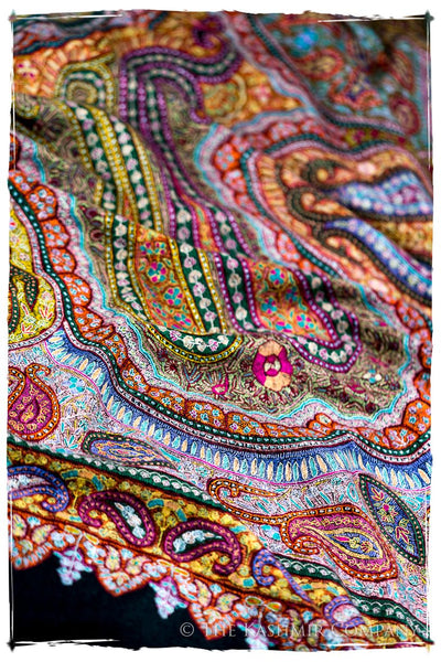 Jewels of Noorjéhan - Grand Pashmina Shawl