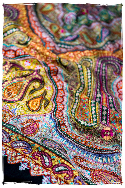 Jewels of Noorjéhan - Grand Pashmina Shawl