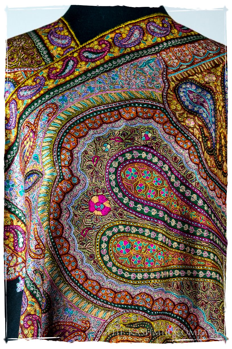 Jewels of Noorjéhan - Grand Pashmina Shawl