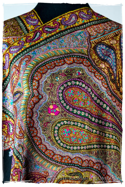 Jewels of Noorjéhan - Grand Pashmina Shawl