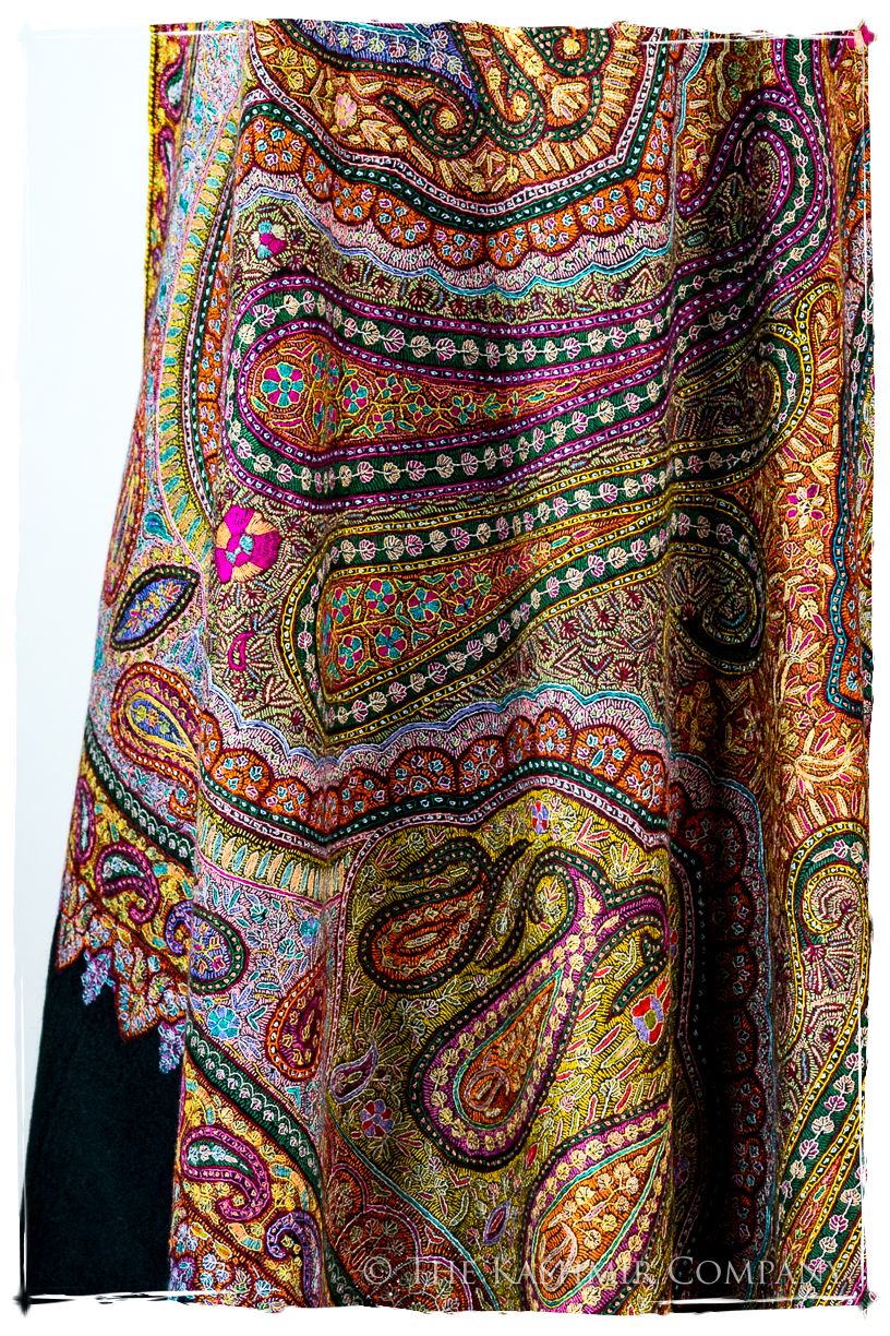 Jewels of Noorjéhan - Grand Pashmina Shawl