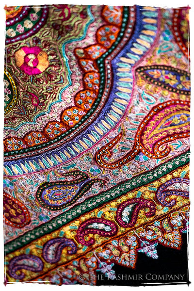 Jewels of Noorjéhan - Grand Pashmina Shawl