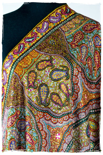 Jewels of Noorjéhan - Grand Pashmina Shawl