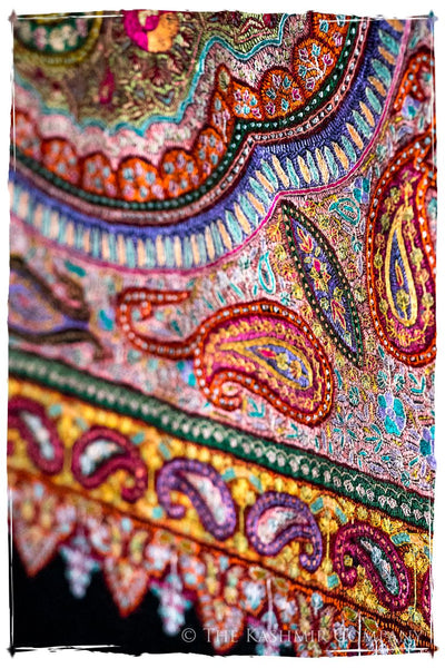 Jewels of Noorjéhan - Grand Pashmina Shawl