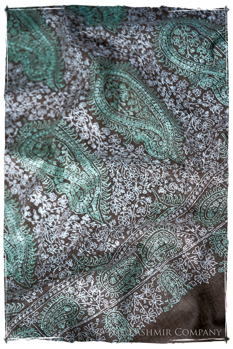 The Tropézienne - Grand Pashmina Shawl