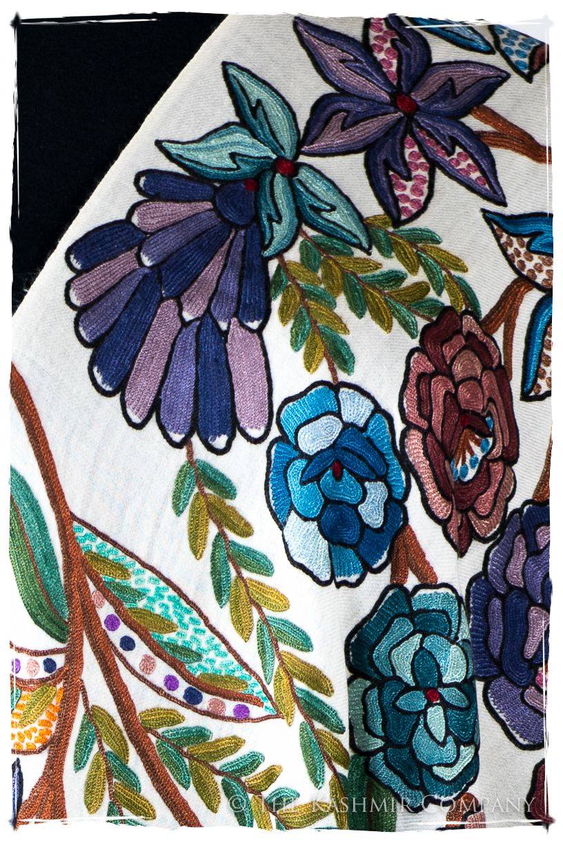 Nouvelle Soirée Genevé d'ivoire Shawl