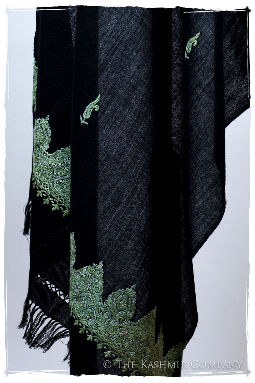Carmelita Frontières Paisley Gift Shawl