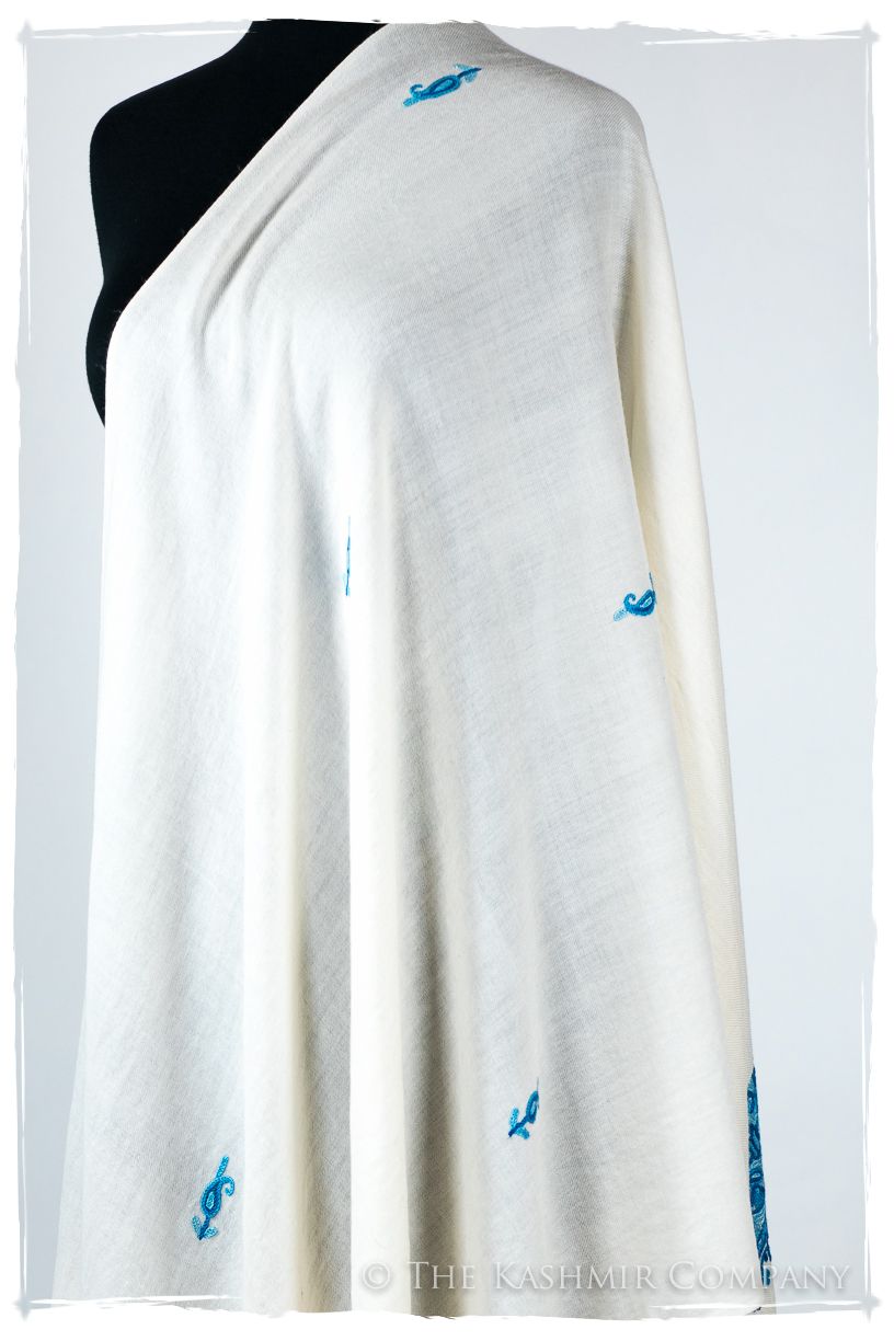 Benoité Frontières Paisley Gift Shawl