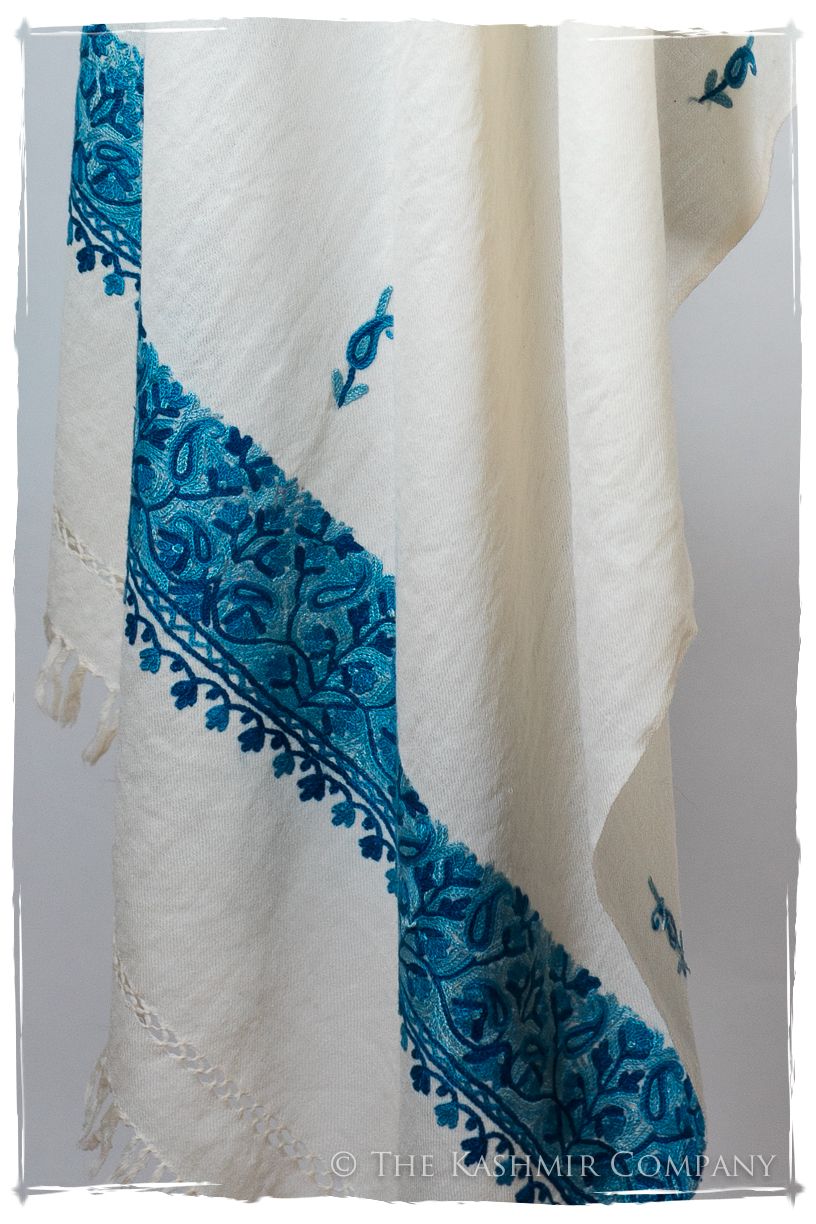 Benoité Frontières Paisley Gift Shawl