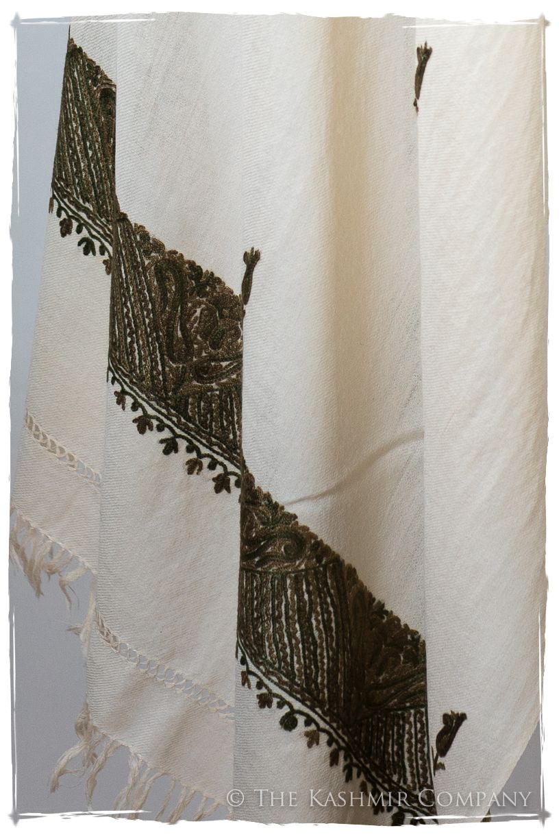 Clotildé Frontières Paisley Gift Shawl