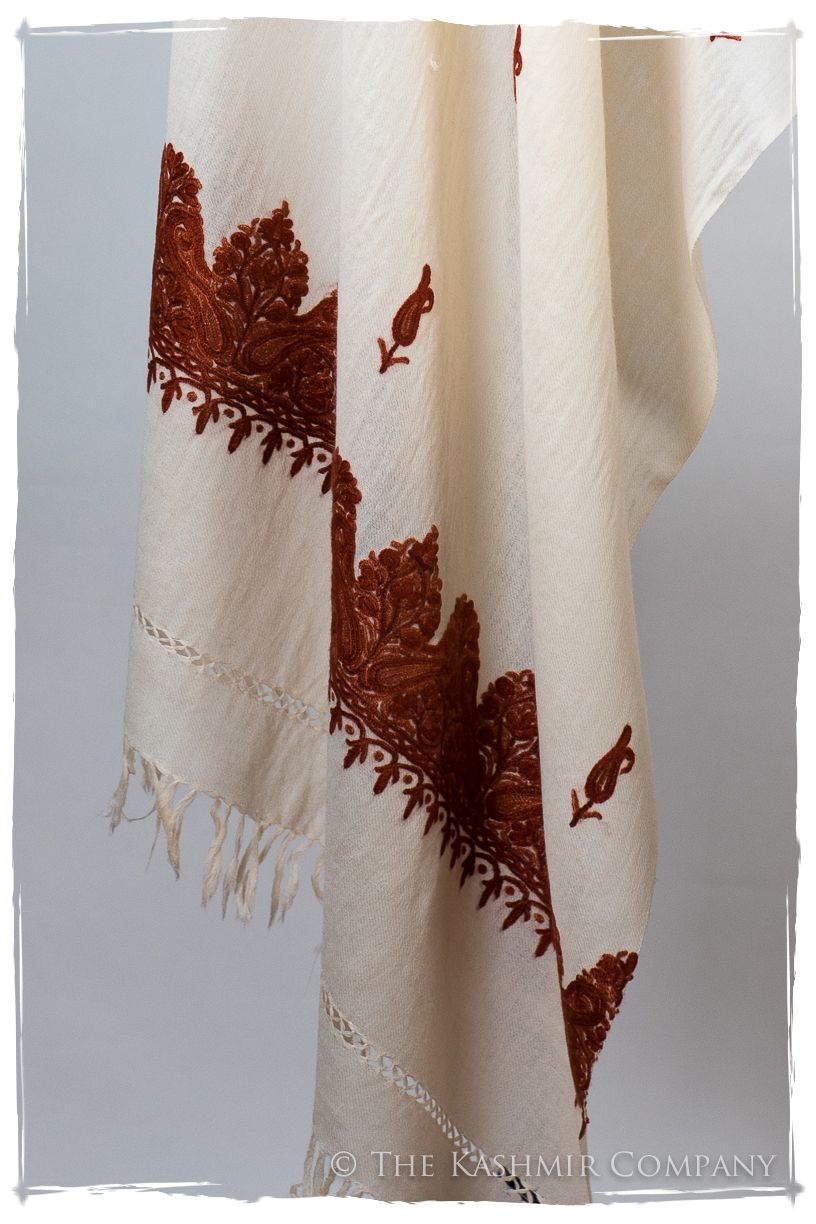 Delphiné Frontières Paisley Gift Shawl