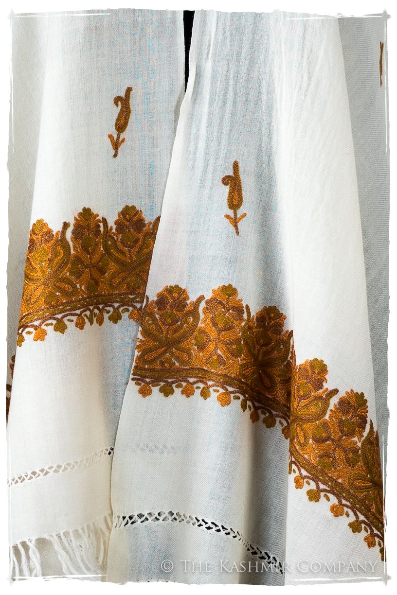 Édith Frontières Paisley Gift Shawl