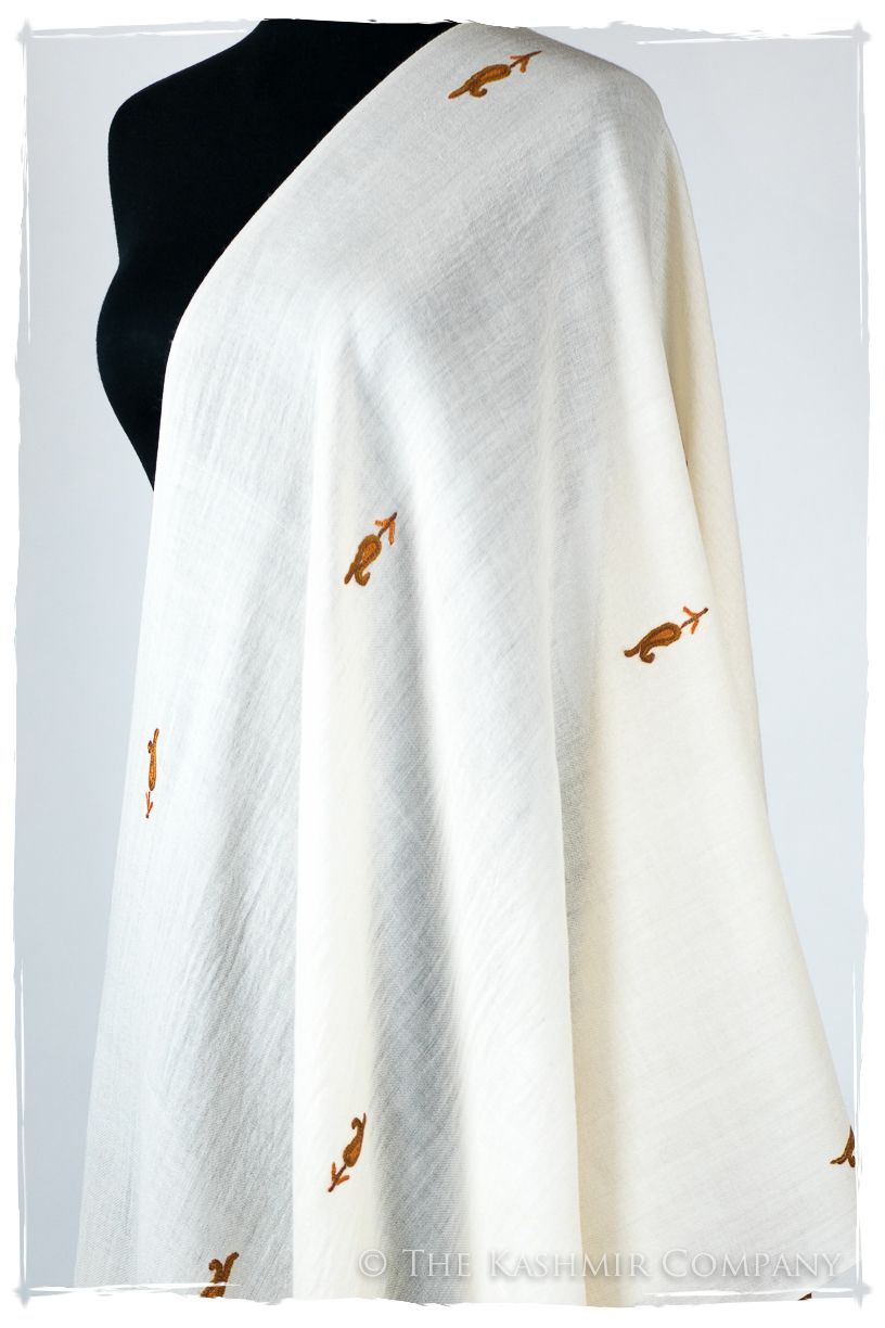 Édith Frontières Paisley Gift Shawl