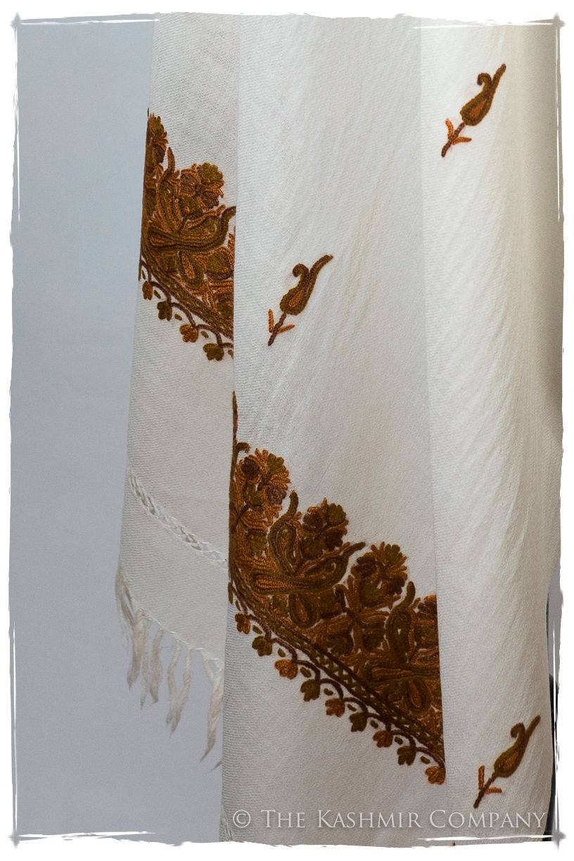 Édith Frontières Paisley Gift Shawl