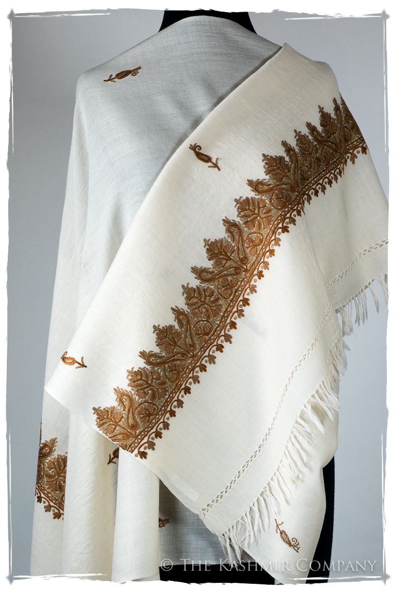 Éstelle Frontières Paisley Gift Shawl
