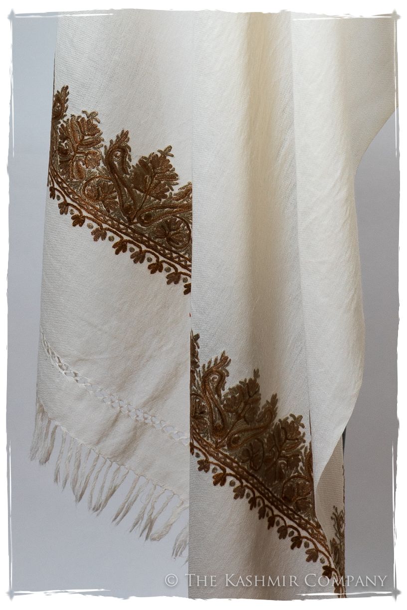 Éstelle Frontières Paisley Gift Shawl