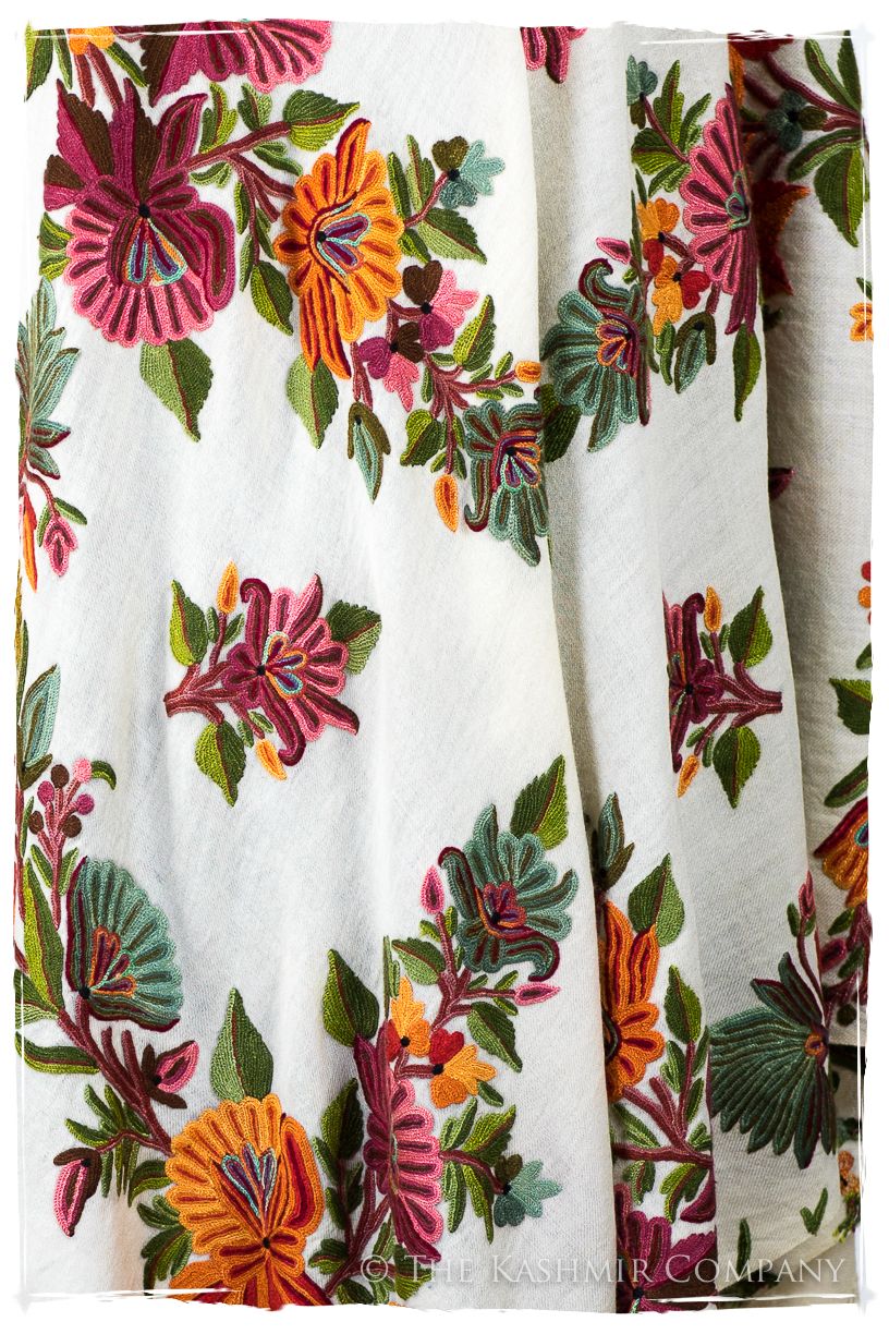 Amoureuse de Avéline Française Notre Dame Shawl