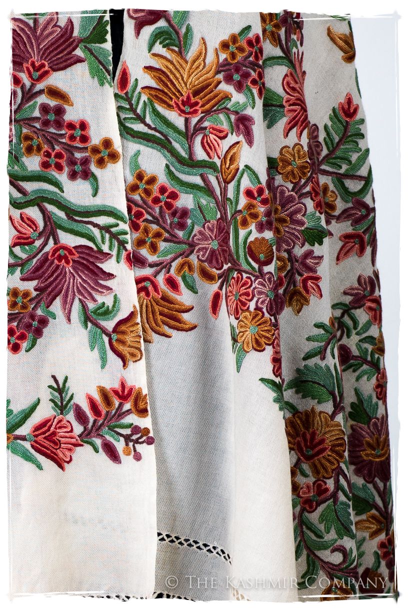 Amoureuse de Sylvié Française Notre Dame Shawl