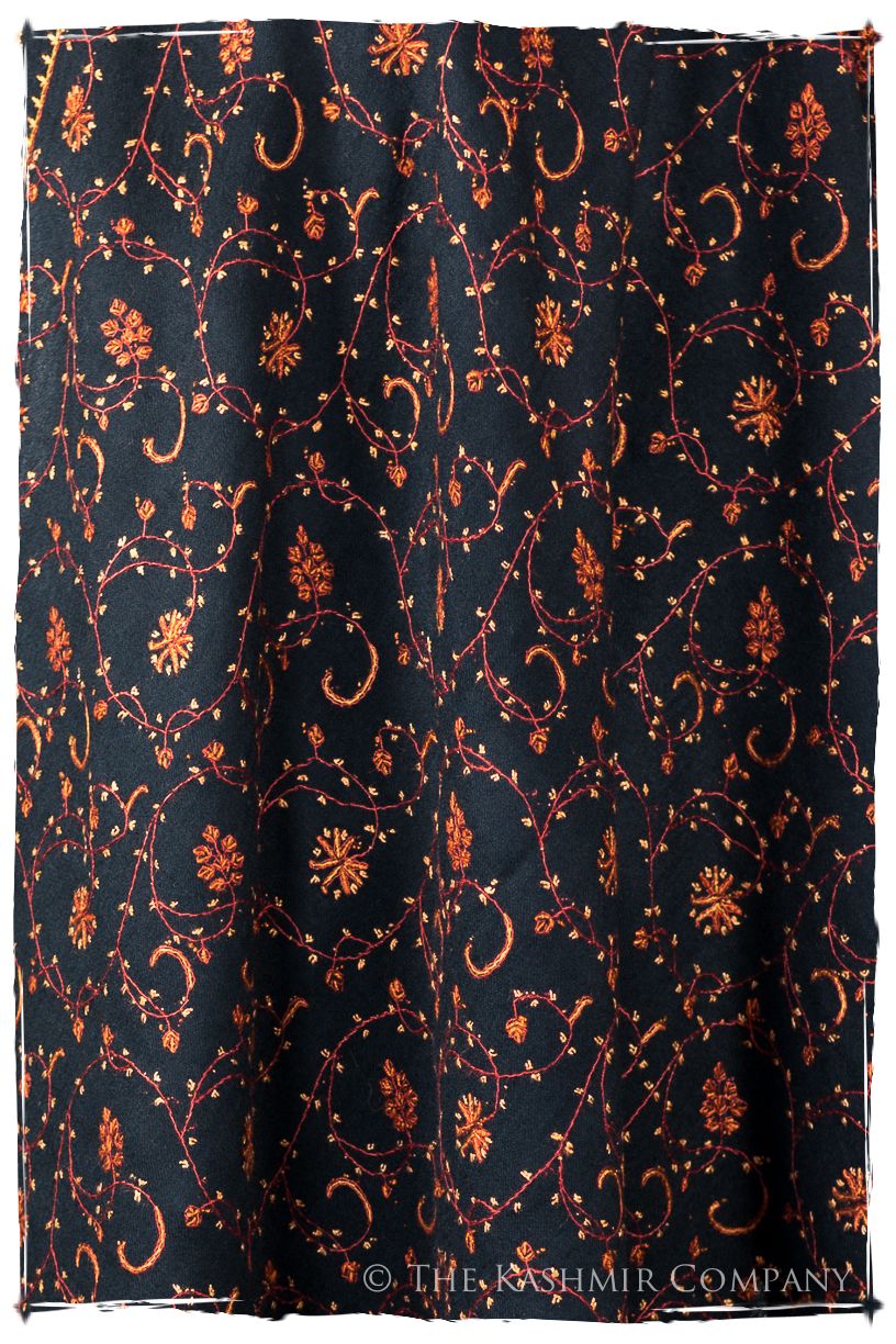 Camillé Auroré de'Laine Sozni Orient Shawl