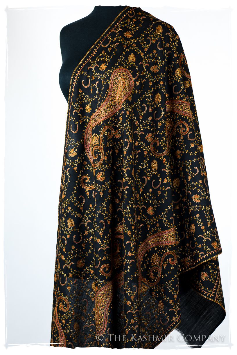 Cerisé Benoité de'Laine Sozni Paisley Orient Shawl