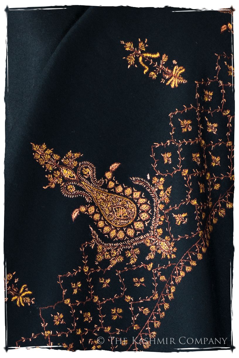 Capuciné Auroré de'Laine Sozni Frontières Orient Shawl