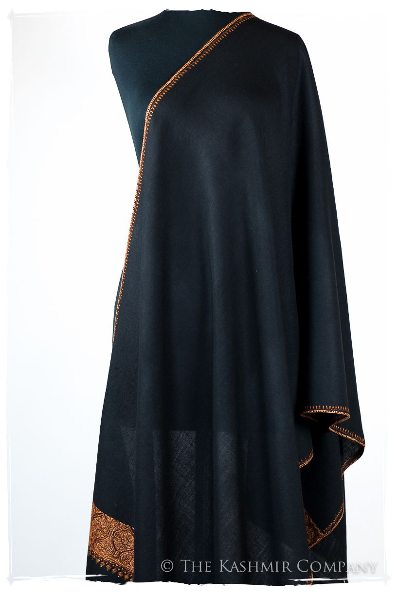 Chanellé Audetté de'Laine Sozni Frontières Orient Shawl