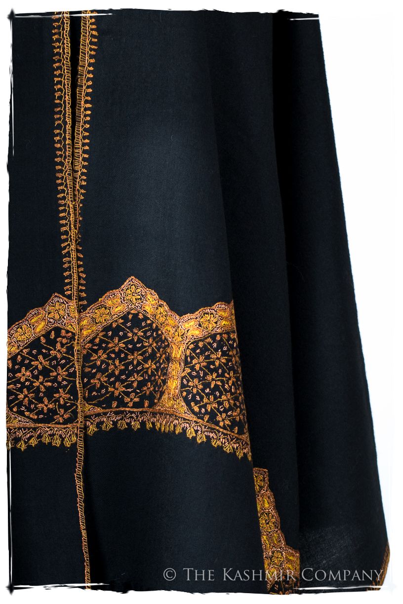 Chanellé Arabesqué de'Laine Sozni Frontières Orient Shawl