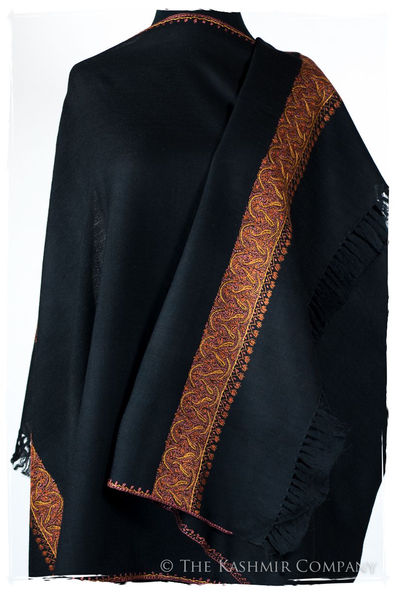 Chanellé Aiméé de'Laine Sozni Frontières Orient Shawl