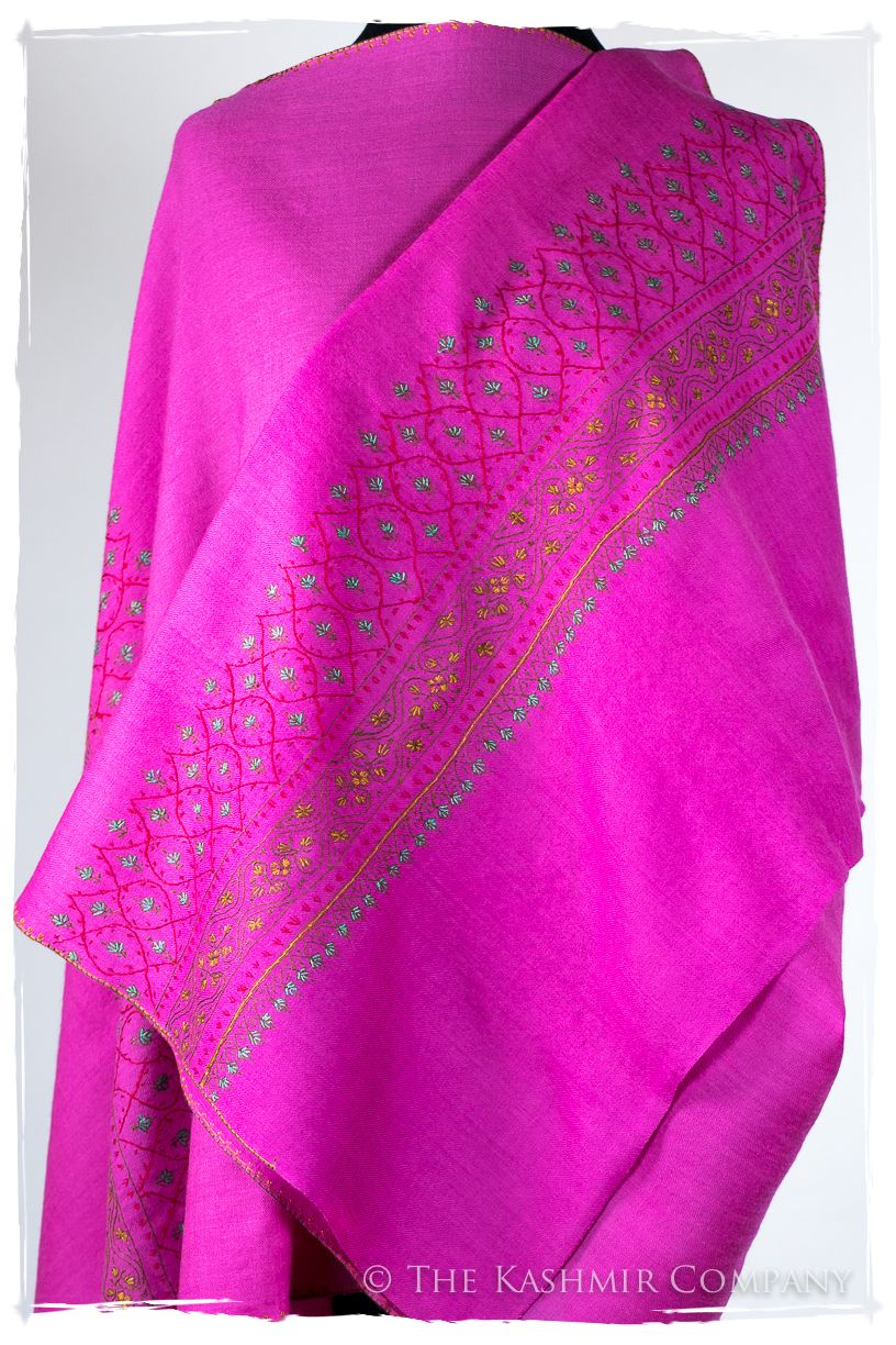 Vasté Basilié de'Laine Sozni Frontières Orient Shawl