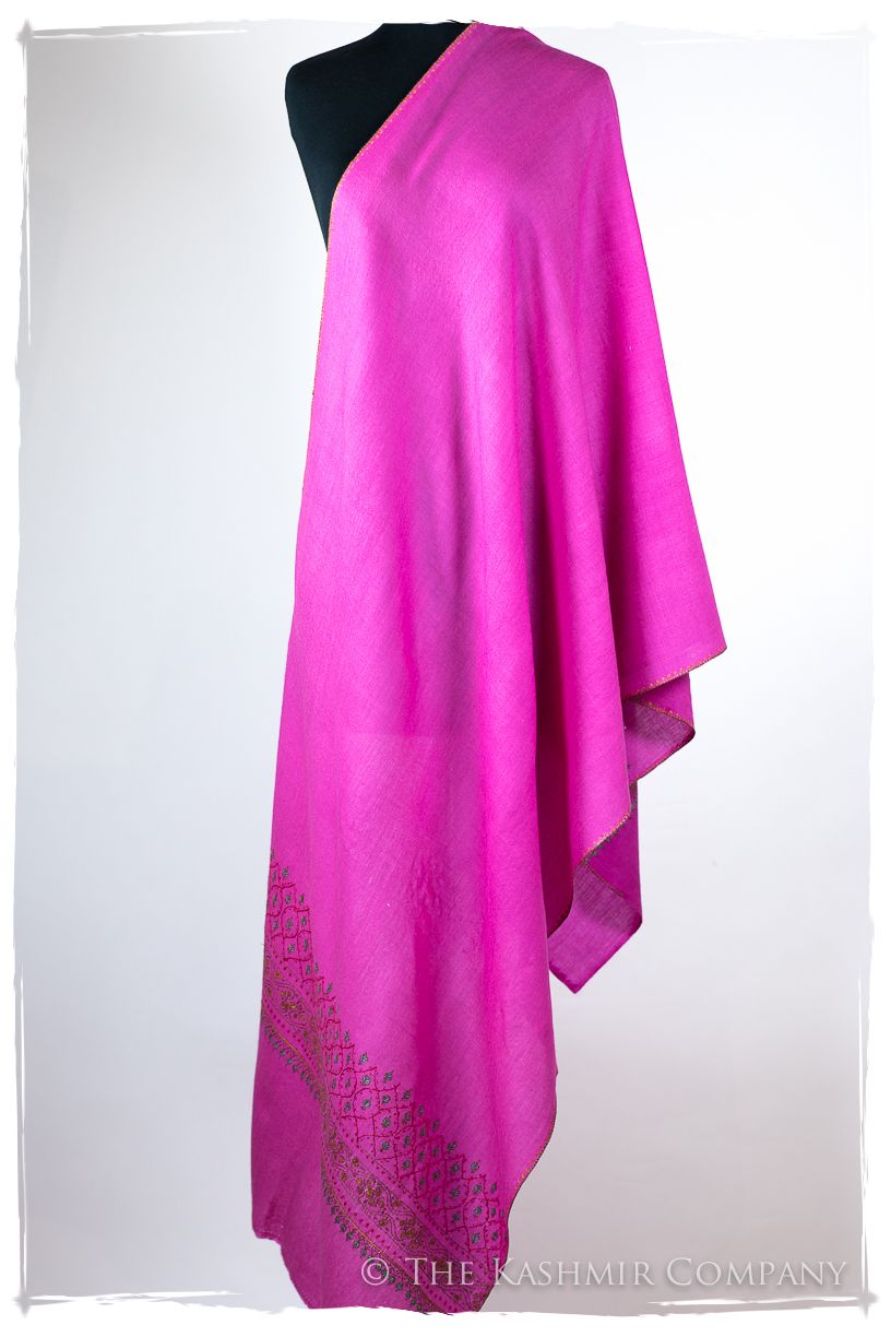 Vasté Basilié de'Laine Sozni Frontières Orient Shawl