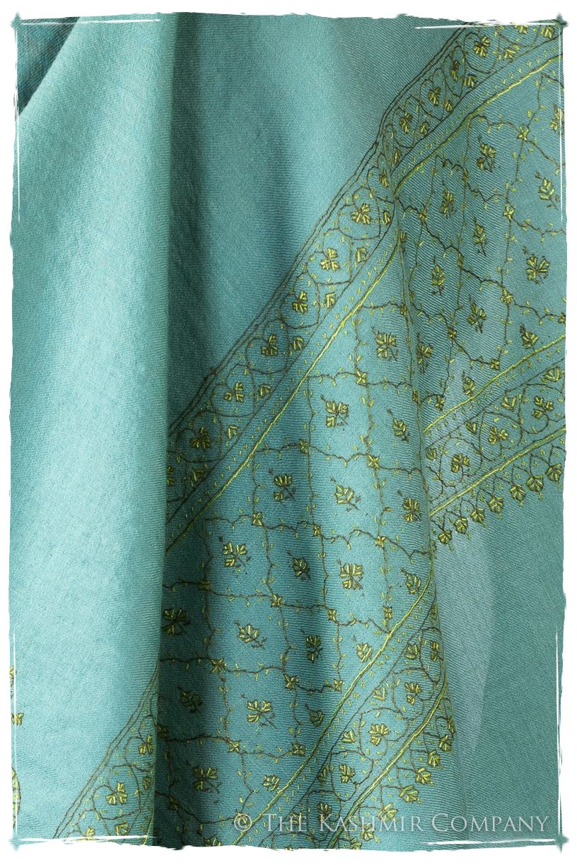 Vasté Avignon de'Laine Sozni Frontières Orient Shawl