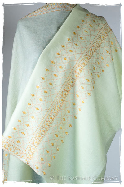 Vasté Avicé de'Laine Sozni Frontières Orient Shawl