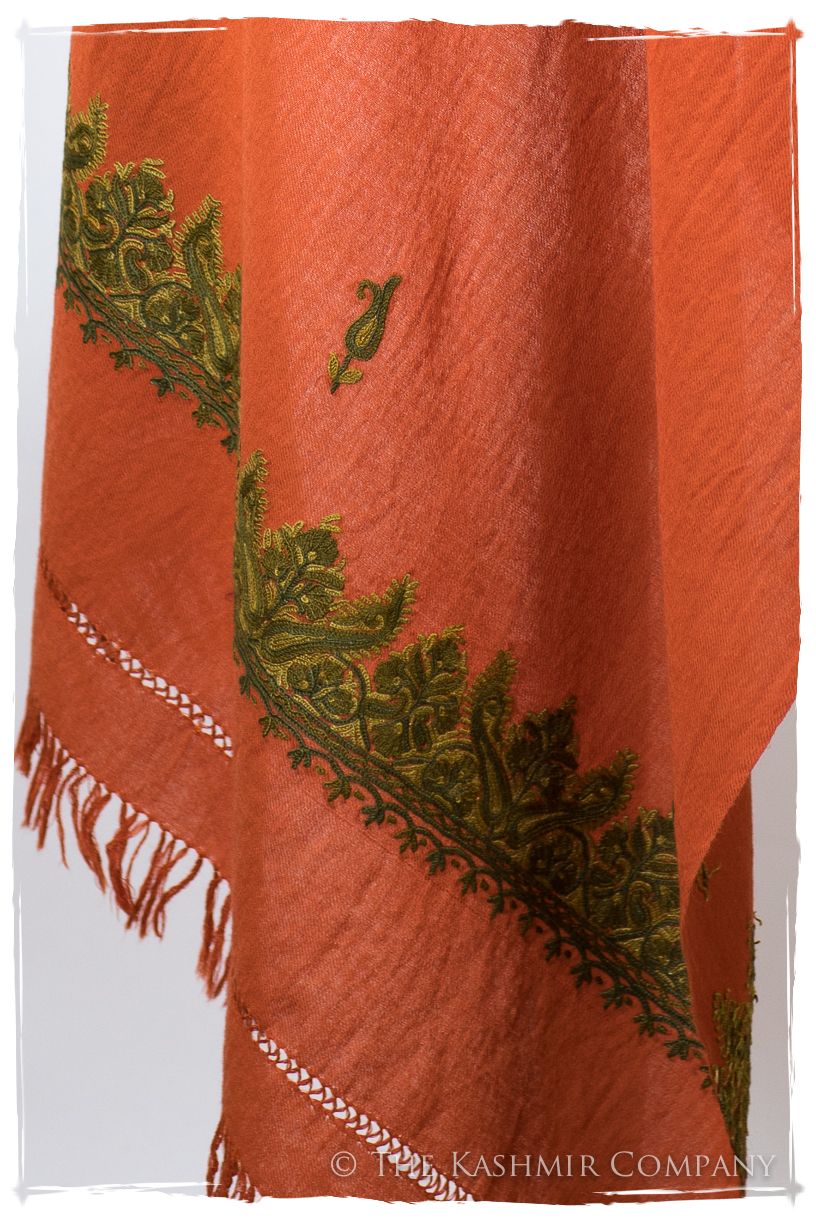 Reine Frontières Paisley Gift Shawl