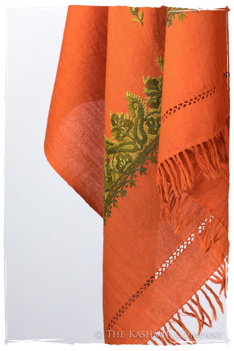 Reine Frontières Paisley Gift Shawl