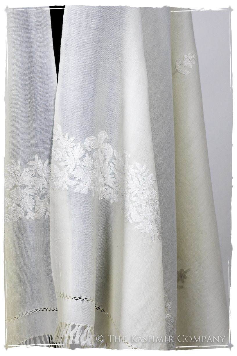 Maya Frontières Paisley Gift Shawl