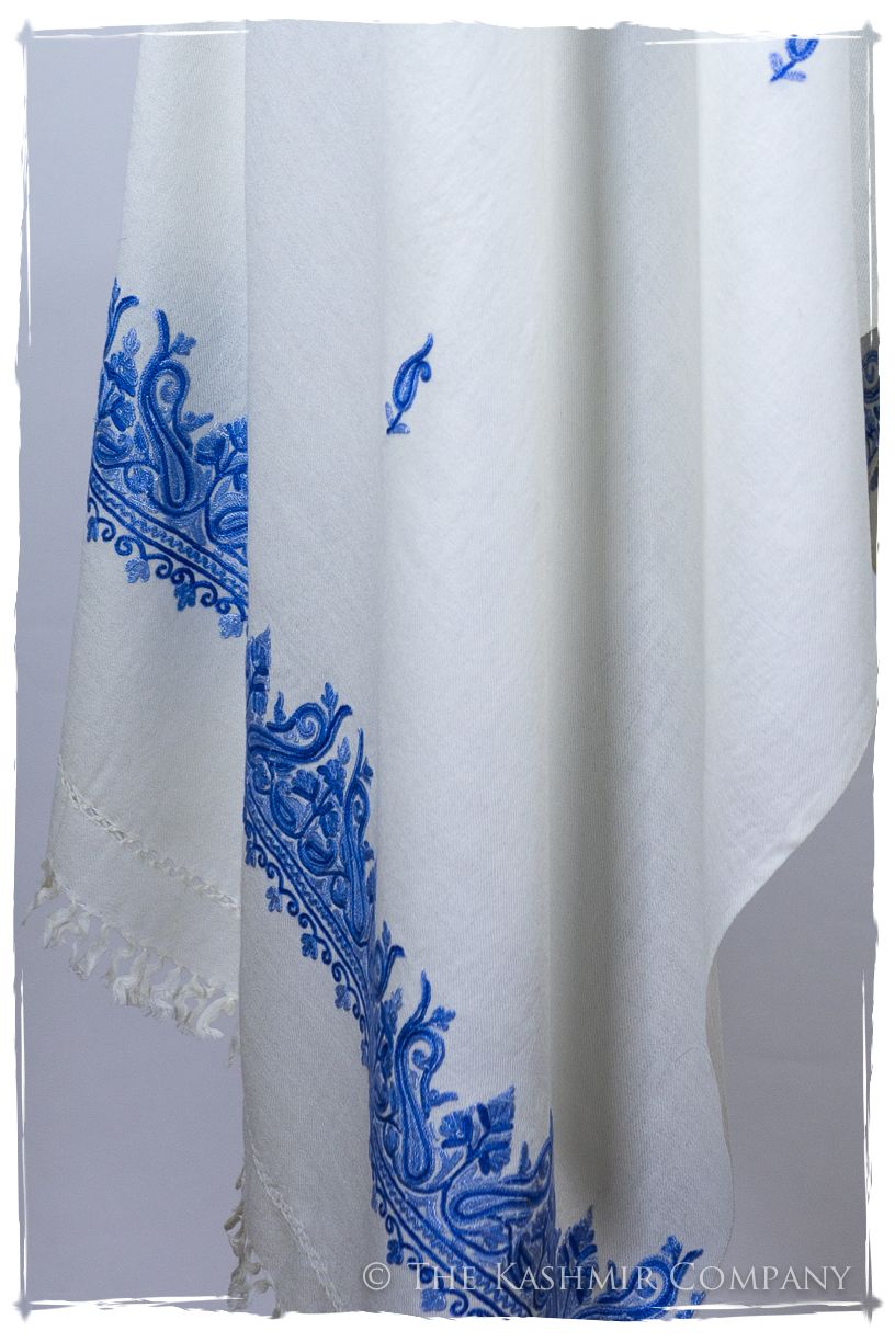 Rocío Frontières Paisley Gift Shawl