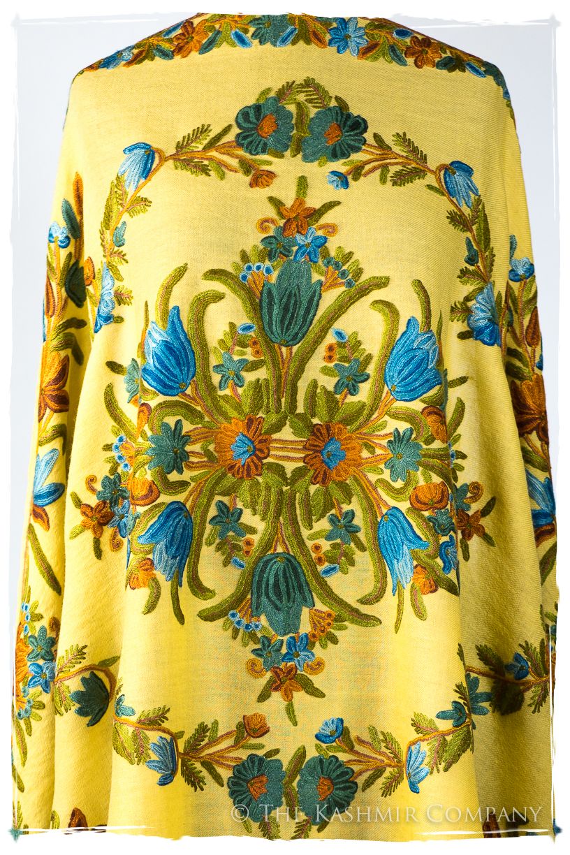 Royauté Française Amoureuse de Nadeleine Cannes Shawl