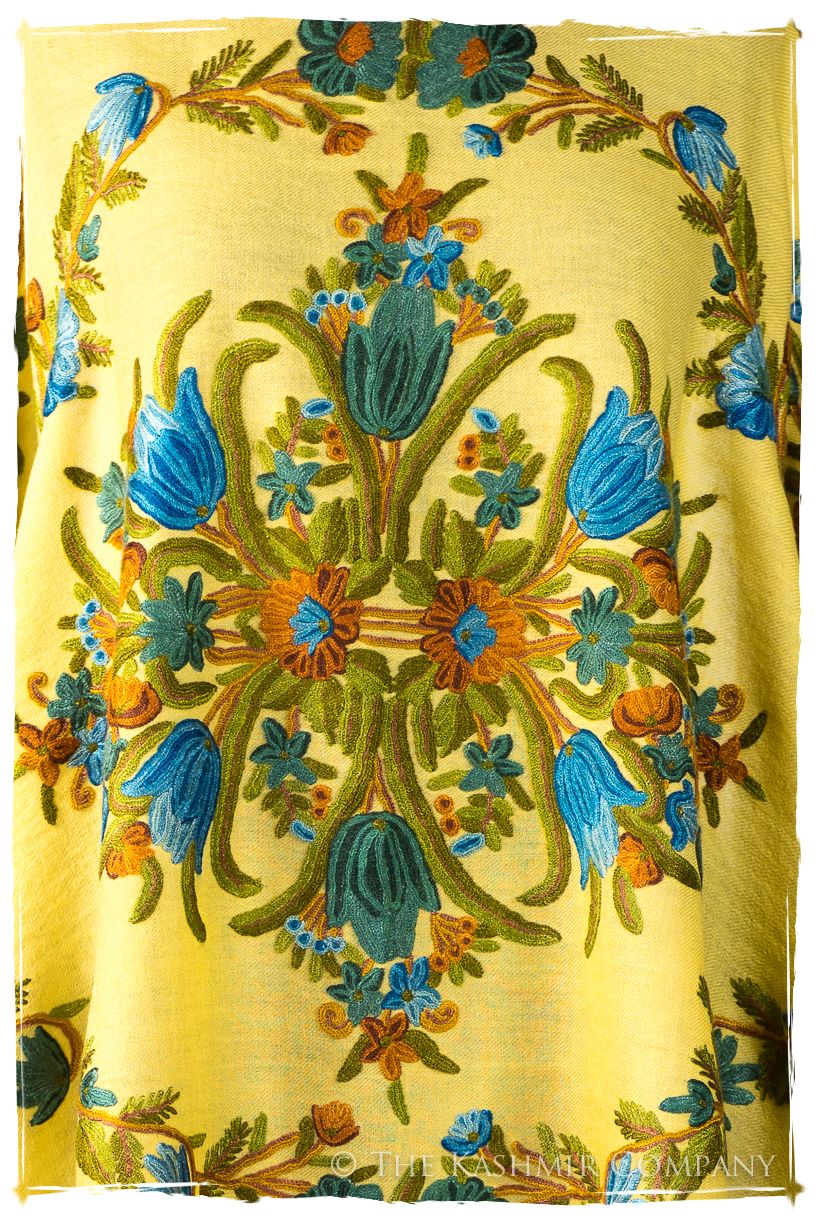 Royauté Française Amoureuse de Nadeleine Cannes Shawl