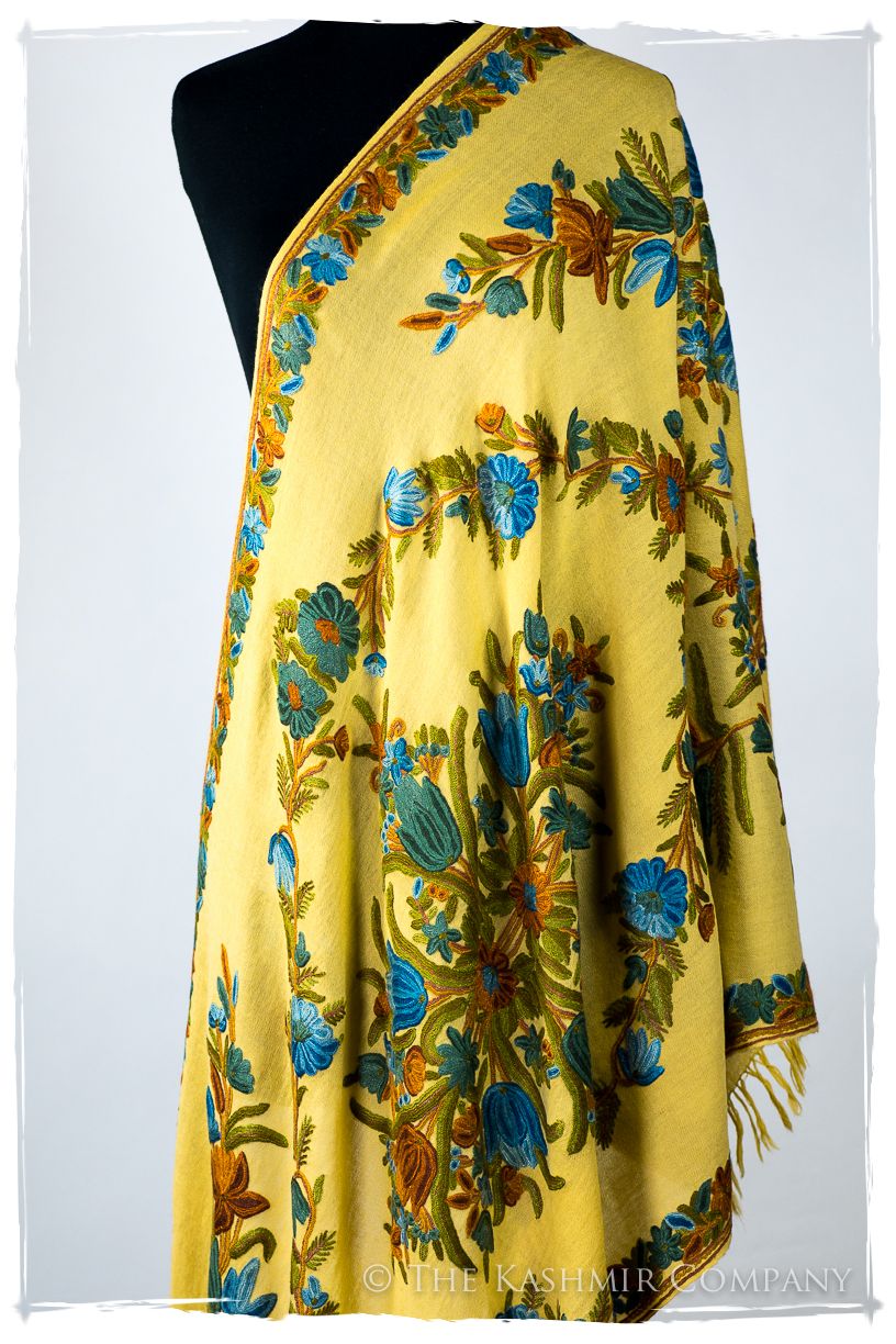 Royauté Française Amoureuse de Nadeleine Cannes Shawl