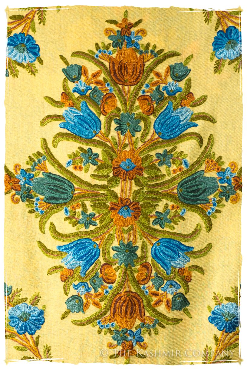 Royauté Française Amoureuse de Nadeleine Cannes Shawl
