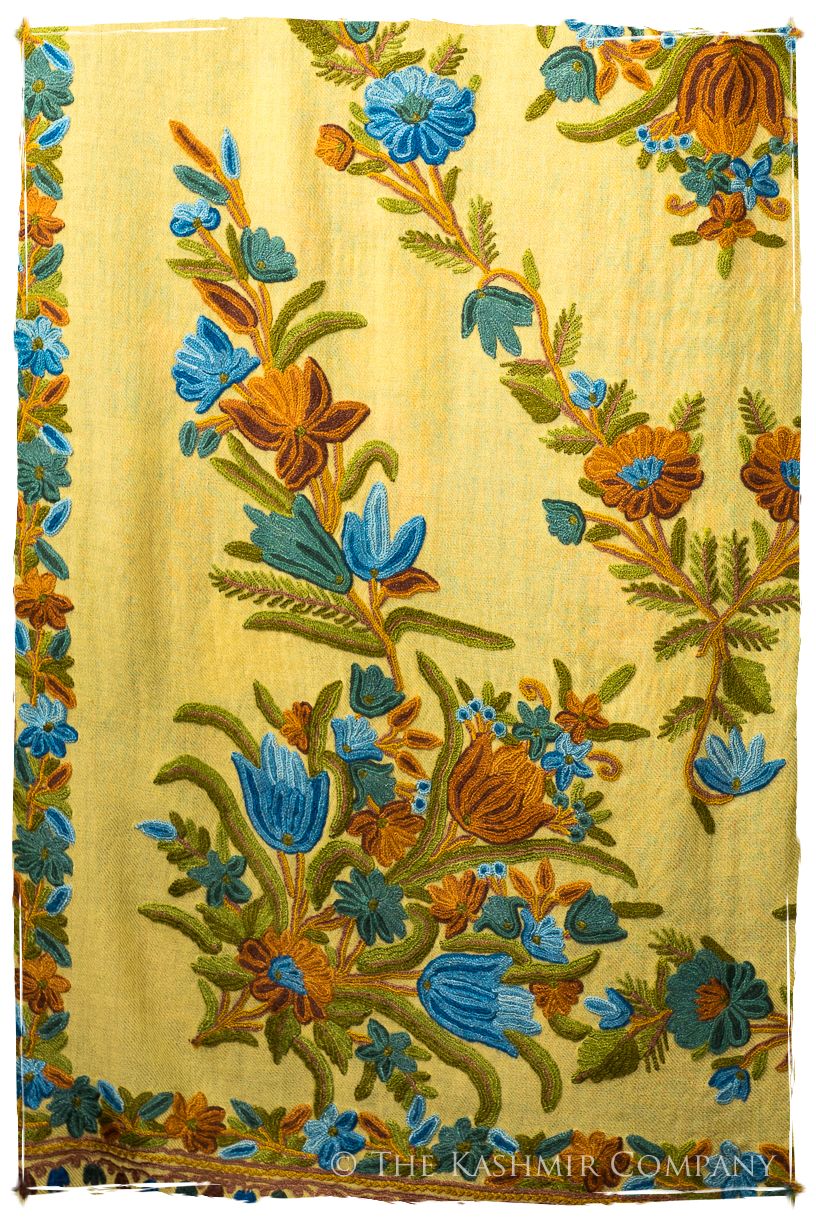 Royauté Française Amoureuse de Nadeleine Cannes Shawl