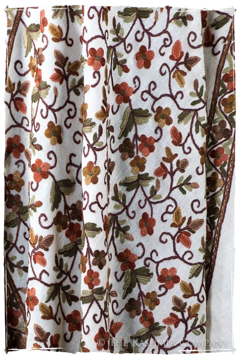 Française Amoureuse de Vignes Cannes Shawl
