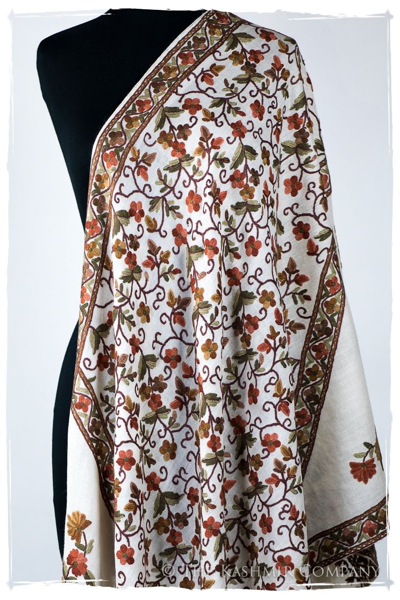 Française Amoureuse de Vignes Cannes Shawl