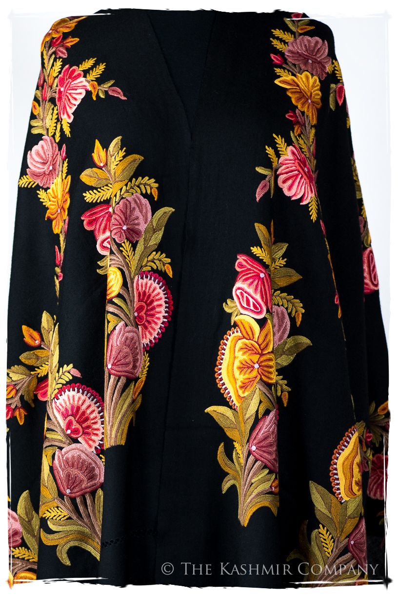 Royauté Française Amoureuse de Caroline Cannes Shawl